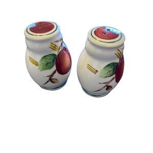 Vintage— UCAGCO Crab Apple salt & pepper shakers *w maker stickers*